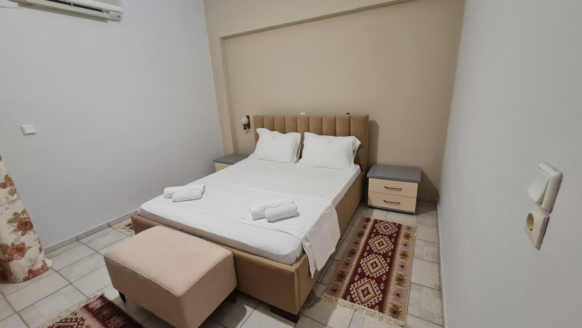 Hotel Parku I Palmave จีโรคาสเตอร์ ภายนอก รูปภาพ