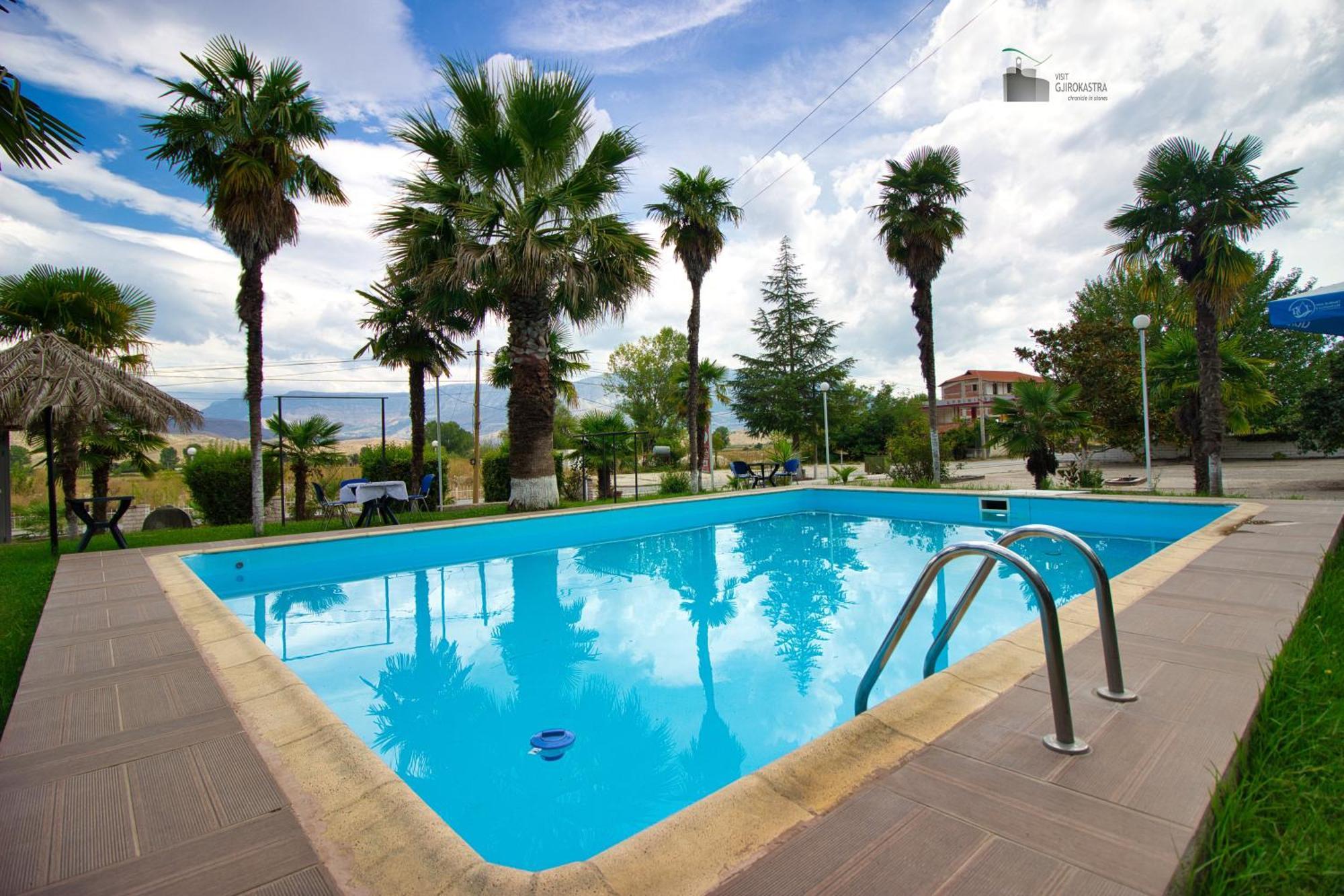 Hotel Parku I Palmave จีโรคาสเตอร์ ภายนอก รูปภาพ
